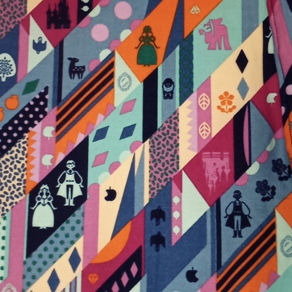 Disney LLR Its a Small World Legging-Purple & Orange Mix-#1441 - Picture 3 of 9